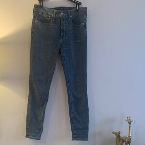 J. Crew 9” MID-RISE SKINNY - Preloved